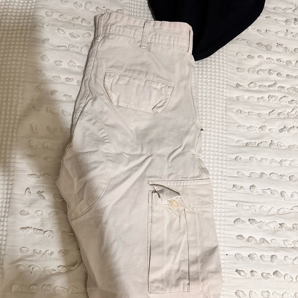 Piper white cargo pants brandy Melville - Picture 2 of 4